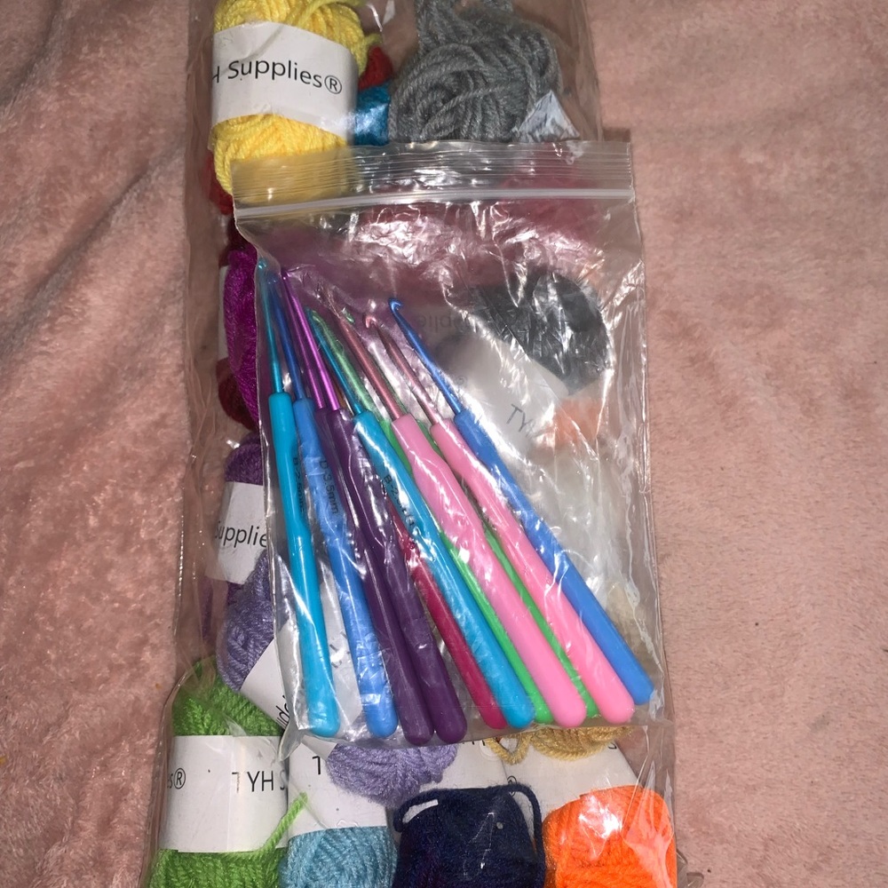 Crotchet thread + Hooks